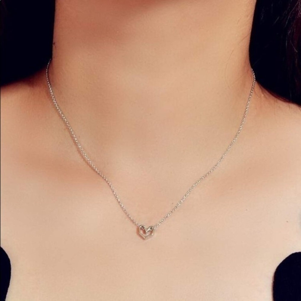 3/$30 🤍 Tiny Heart Necklace